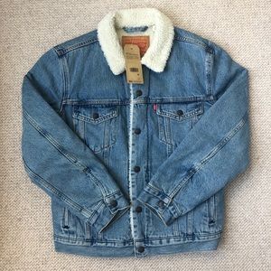 NWT Levi’s Sherpa Trucker Denim Jacket Size S